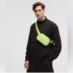 Lululemon 1L belt bag *sour grape